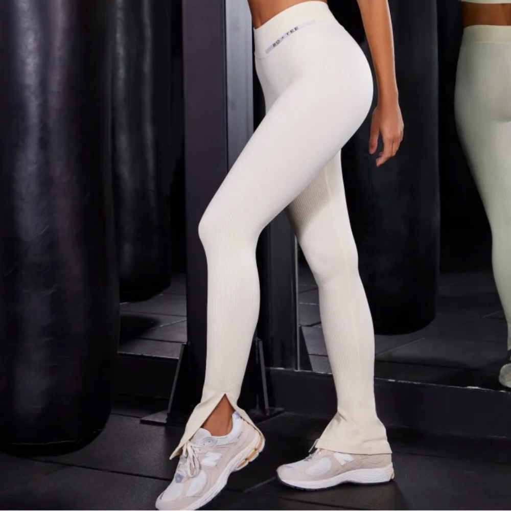 Bo + Tee Cream Split Legging